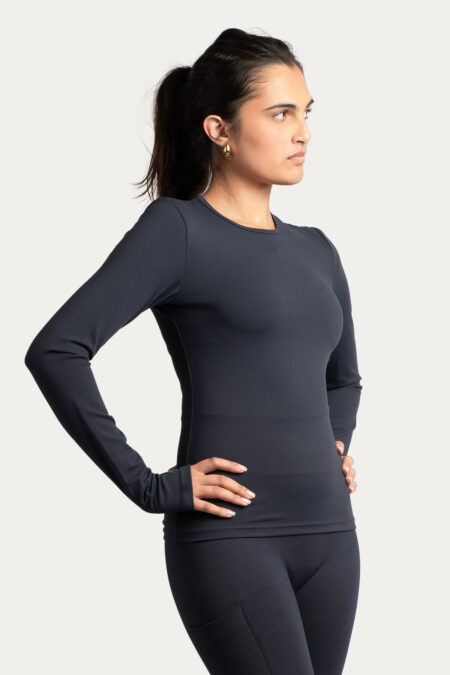 Camiseta de manga larga supersuave Amiko para mujer, azul medianoche