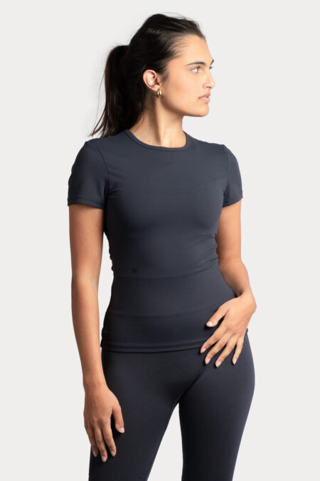 Camiseta supersuave Amiko para mujer, azul medianoche